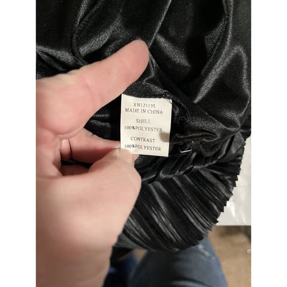 STELLA & JAMIE NEW NWT Black and Champagne Pleated Halter Open Back Dress Small - Picture 16 of 16